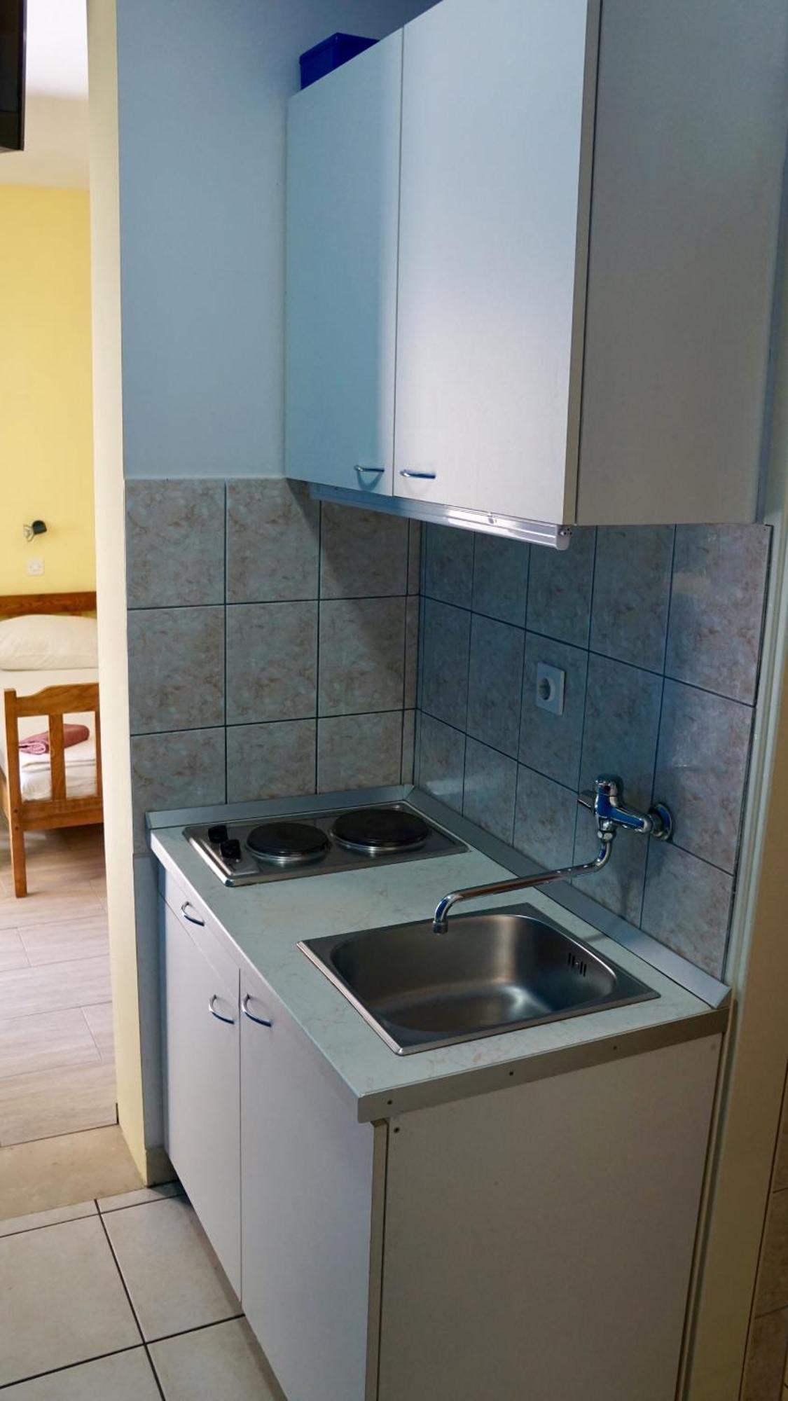 Apartments Niksa Kastelan Омиш Экстерьер фото